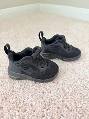 Nike Baby Airmax Phoenix Black Lightweight Athletic Sneakers Size 3c